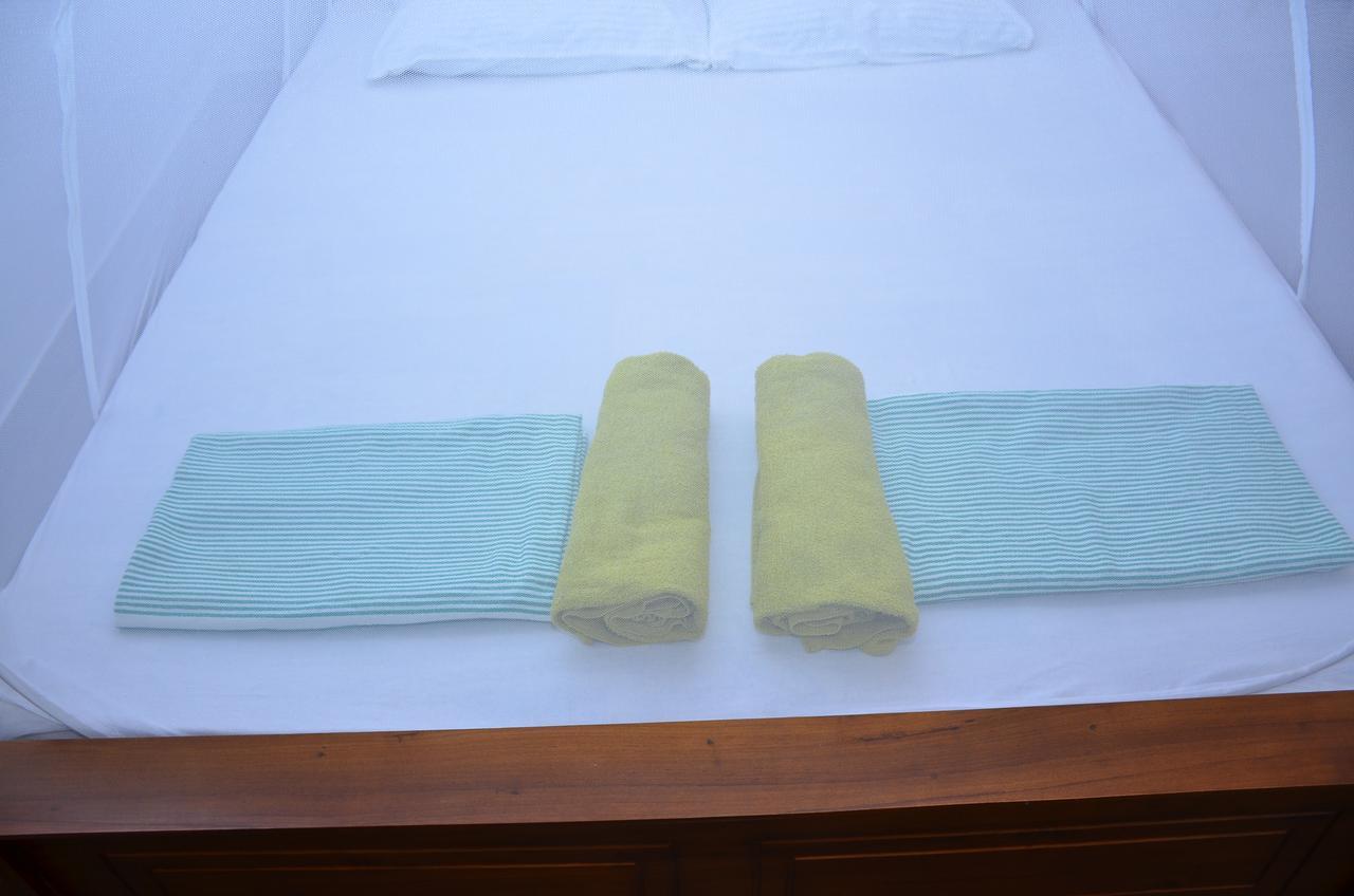 Lilly Palace Villa Guest House Negombo Esterno foto
